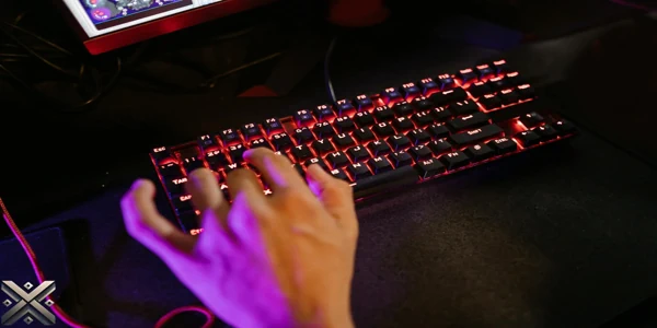 Teclado Mecânico, via Pexels.